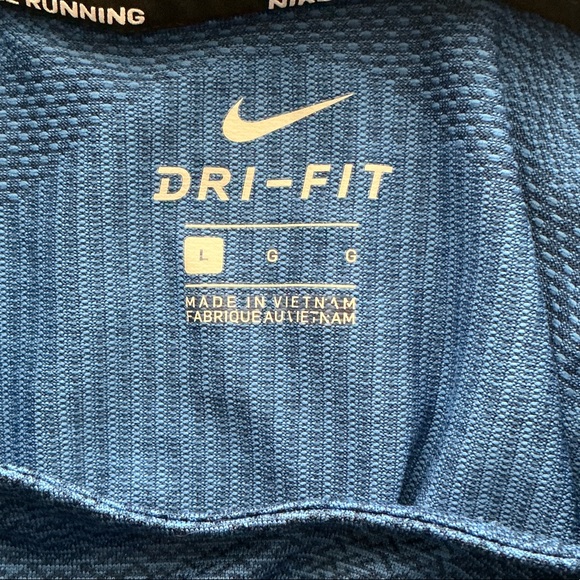 Nike Men's Short Sleeve Blue DriFit - Picture 3 of 3